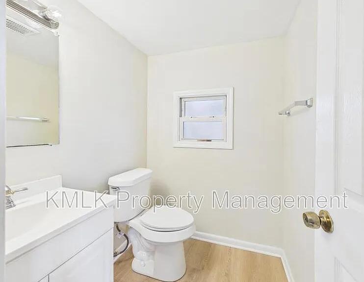 773 Montana Ave — Photo 15