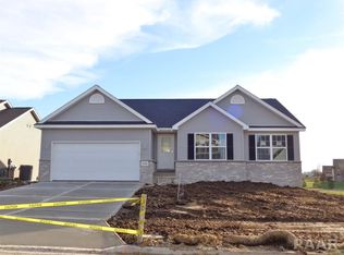 1733 Retriever Ln, Washington, IL 61571