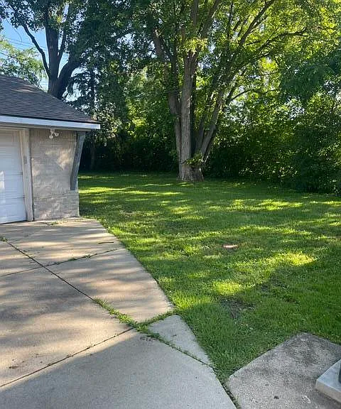 8375 Hillcrest Blvd — Photo 3