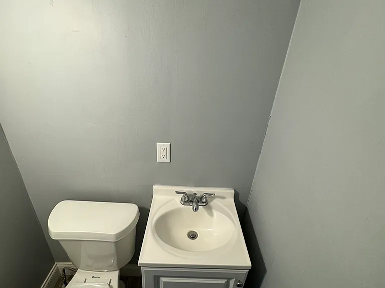 1056 Burkhardt Ave — Photo 7