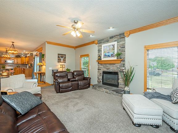 3rd image of 2304 SW Woodland Ct