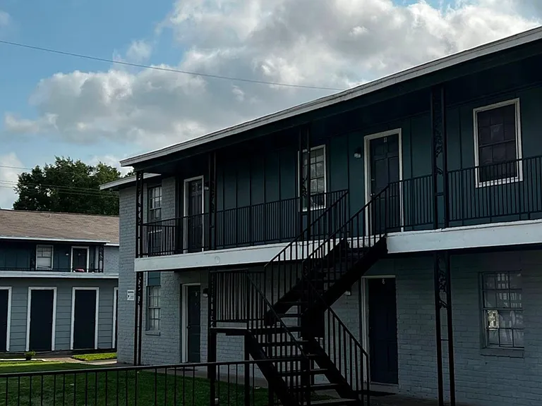 1800 N Wayside Dr #23 — Photo 1