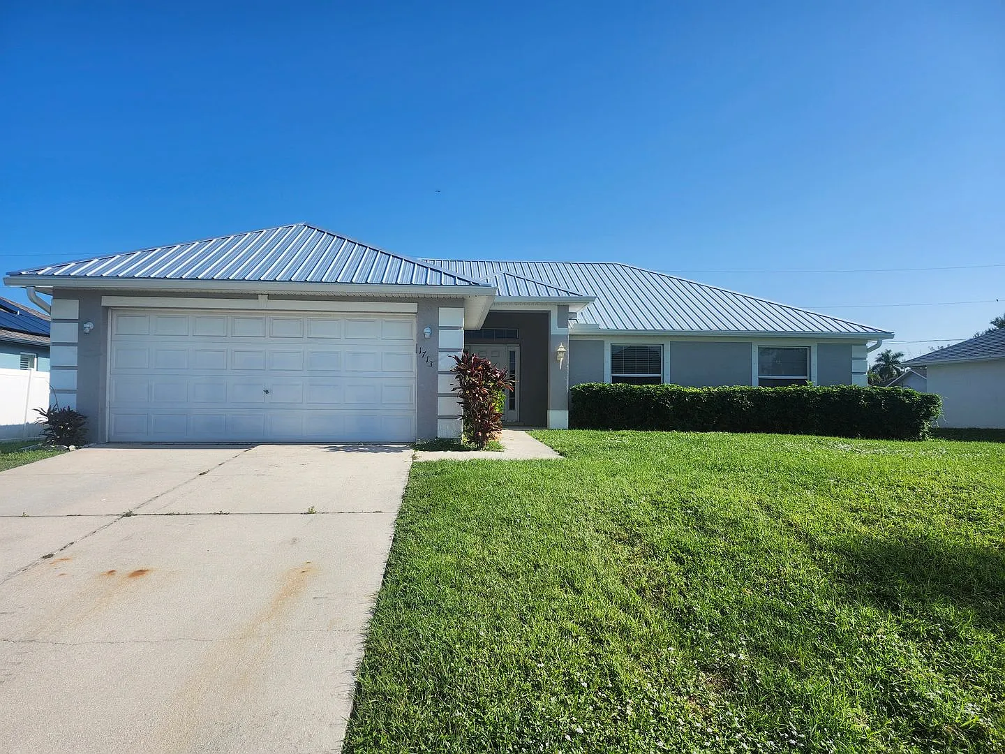 4 bedroom off Chiquita Close to Pine Island Road — Photo 3
