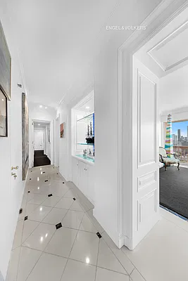 Entry / hallway, photo 1