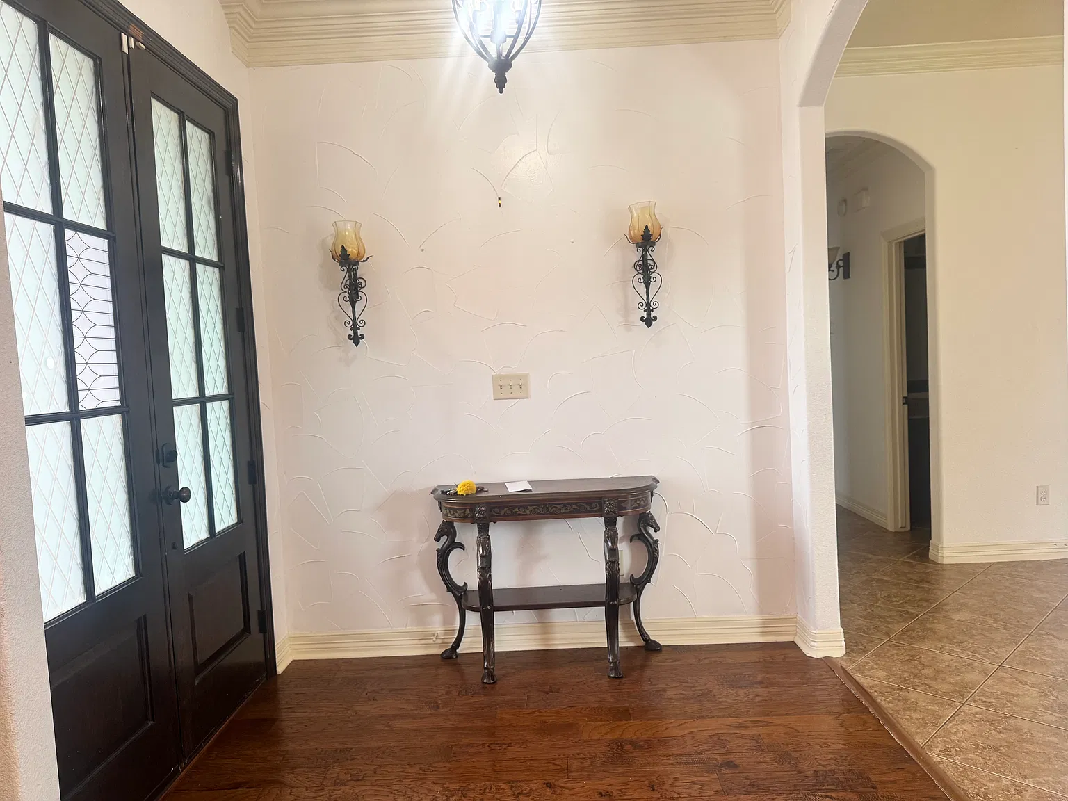 4 bed, 2347 sqft, $3,200 — Photo 4