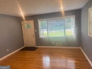 4 bed, 2.5 bath, 2112 sqft, $2,300 — Photo 3