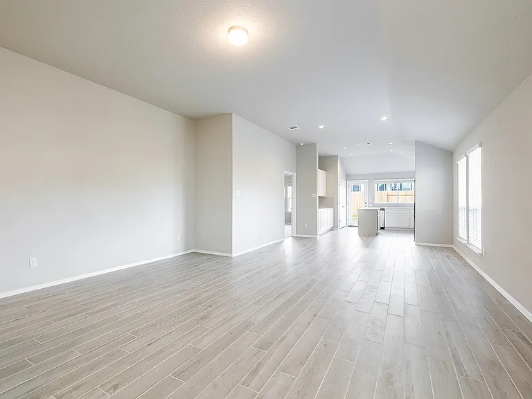 105 Crescent St — Photo 13
