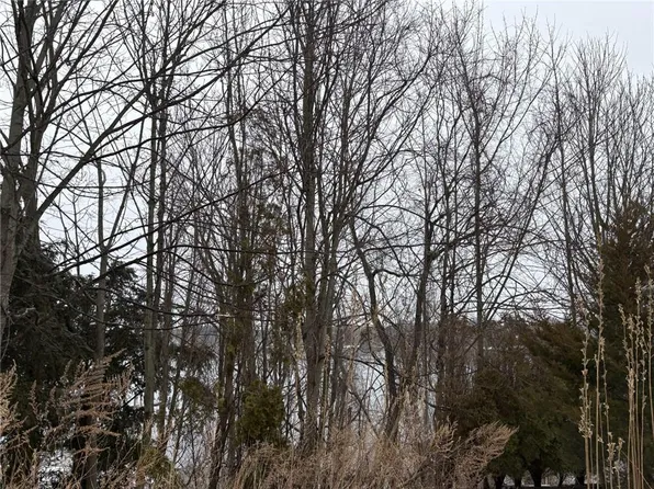 351 County Rd, Barrington, RI 02806