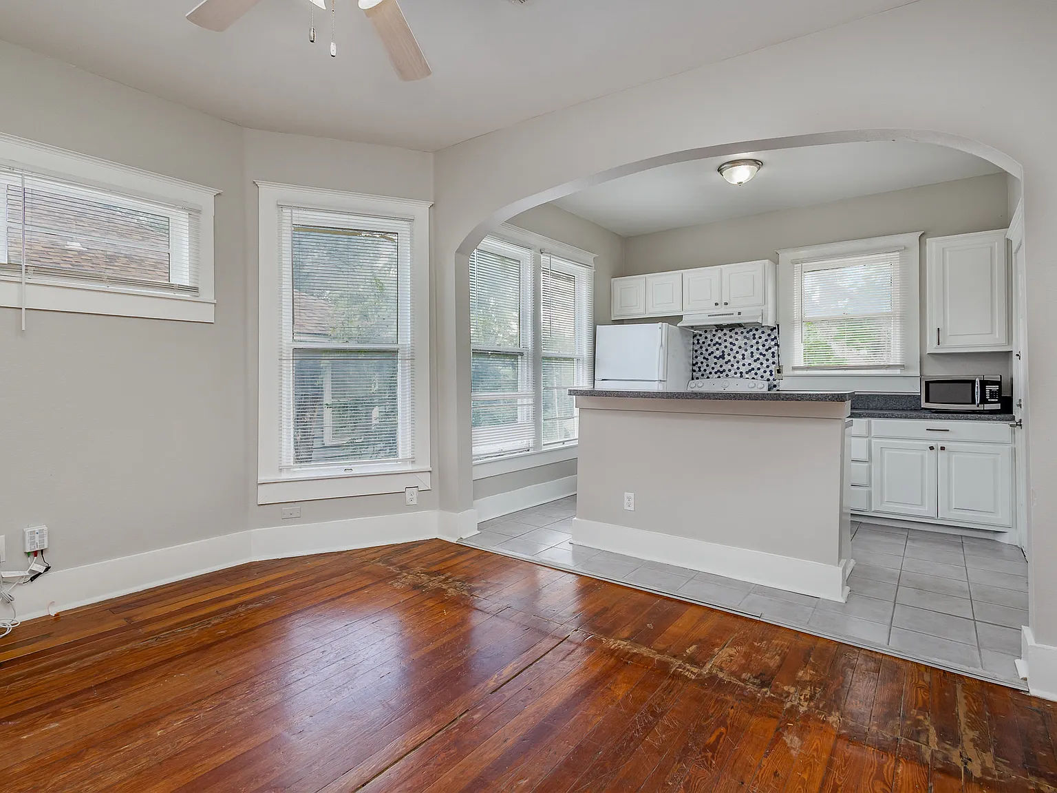 1230 Kings Hwy — Photo 2