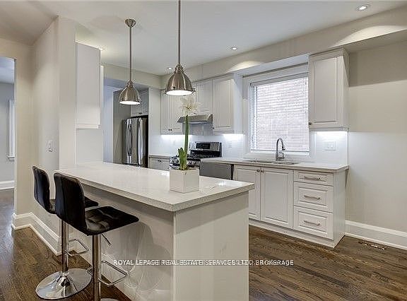 4th image of 410 Glenlake Ave