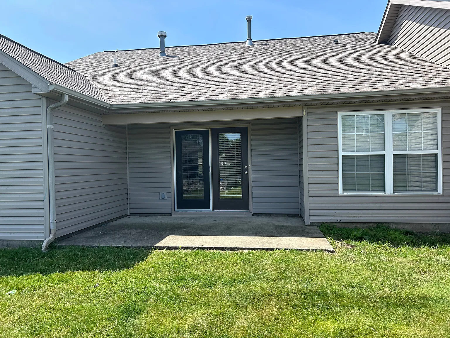 3 bed, 1409 sqft, $1,790 — Photo 2