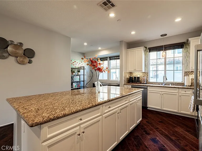 6371 Estrela Ln — Photo 11