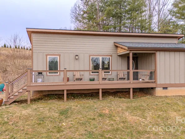 169 Duck Pond Dr, Marshall, NC 28753