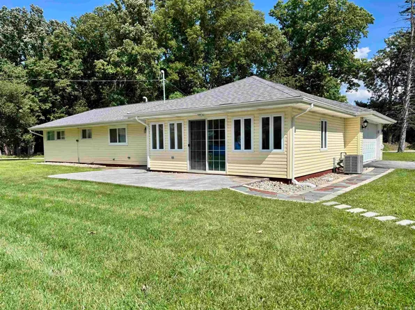 6521 Donna Dr, Fort Wayne, IN 46819