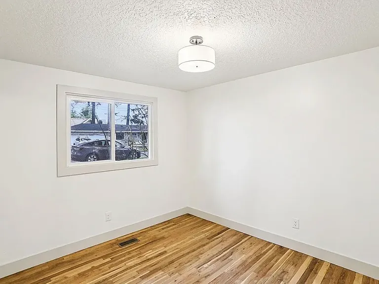 18655 SE Yamhill Cir — Photo 24