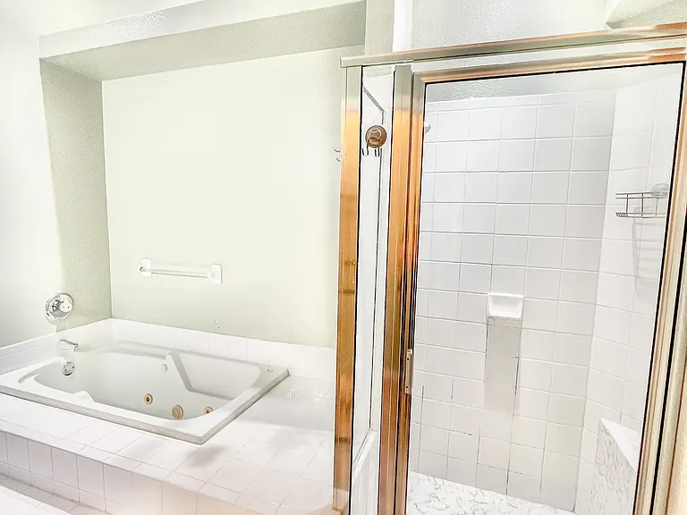 964 Caribbean Dr — Photo 4