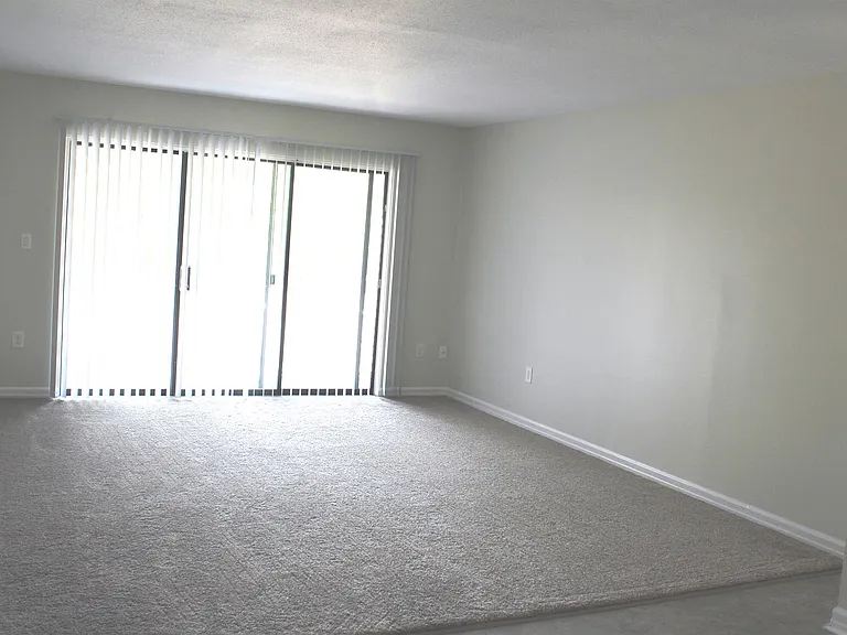 72 Fox Hill Ln — Photo 4