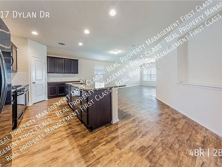 117 Dylan Dr — Photo 4
