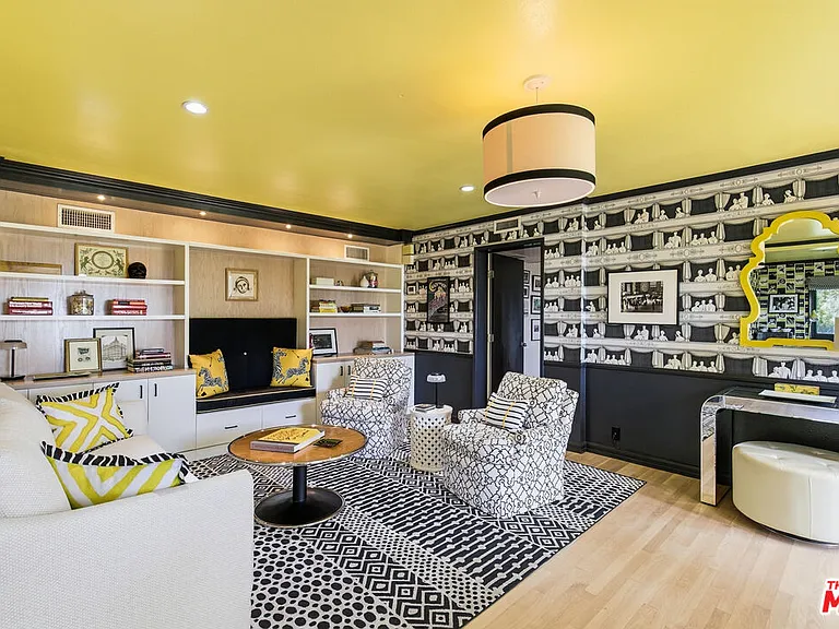 6203 Temple Hill Dr — Photo 24