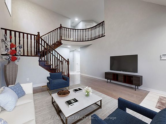 3rd image of 9 Lobelia St