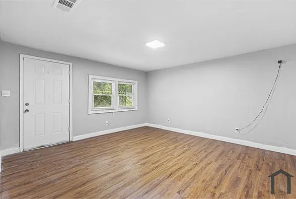 3846 Log Cabin Dr — Photo 17