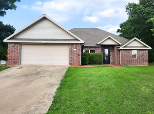 10460 Kays Ln, Rogers, AR 72756