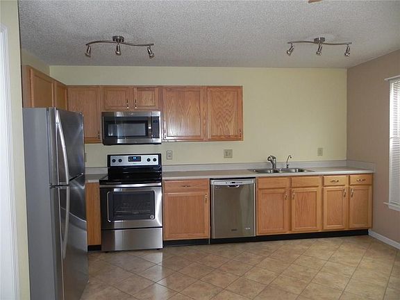 3rd image of 1727 Sonesta Way