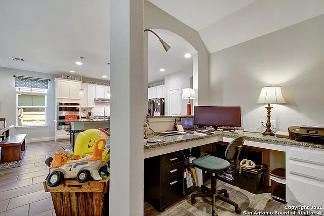 9113 Sunpool — Photo 7