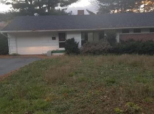 6 Westwood Rd, Augusta, ME 04330