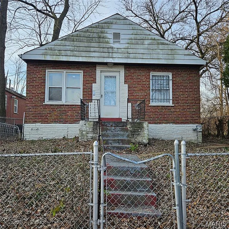 5662 Maffitt Ave photo 1