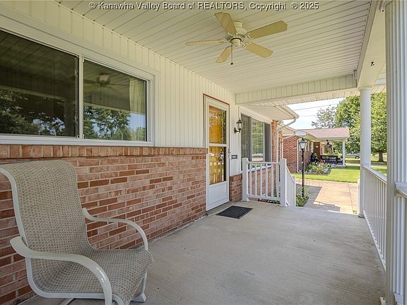 4th image of 2047 Lincoln Ave
