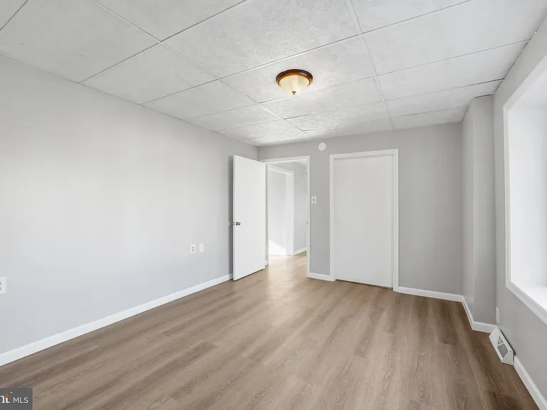 101 Railroad Blvd — Photo 13