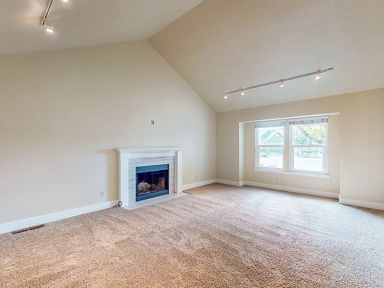 2135 Pebblewood Ct — Photo 12