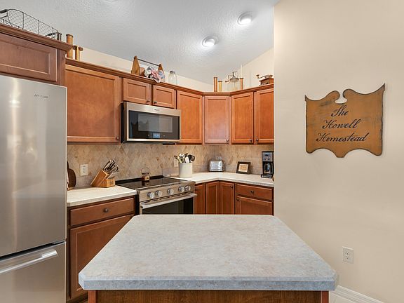 4th image of 3823 Fellowship Ave