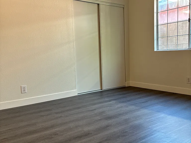 5928 N Orangecrest Ave — Photo 16
