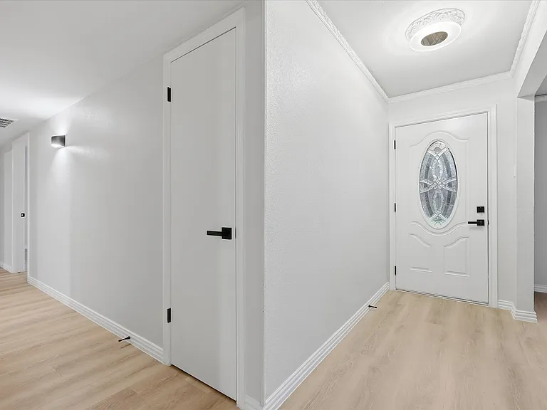 5719 Enchanted Ln — Photo 5