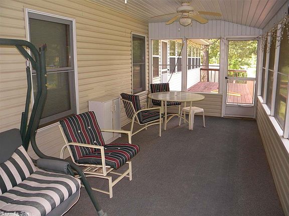 3rd image of 1304 Emerald Ln