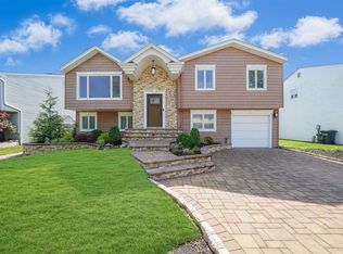 3367 Seawane Dr, Merrick, NY 11566