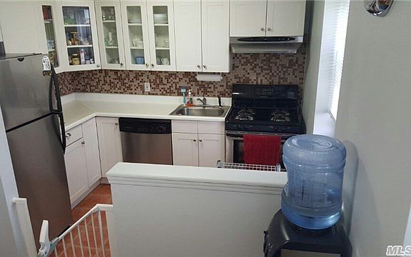 2nd image of 4 E Mill Dr #I