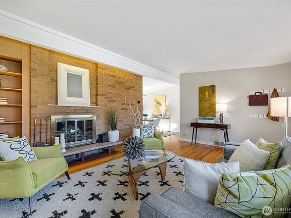 3rd image of 2415 W McGraw Street