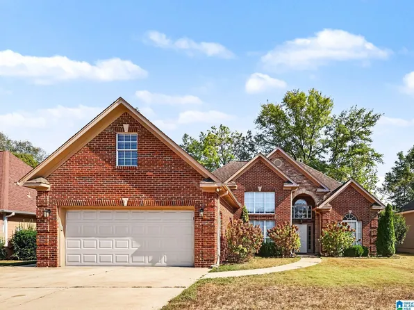 8233 Wynwood Dr, Pelham, AL 35080