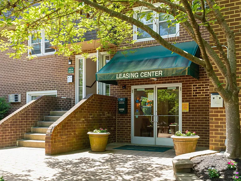 Leasing Office
