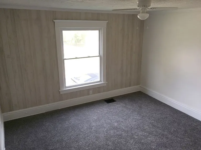 604 S Seneca Ave — Photo 5