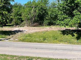 420 S Division St, Coweta, OK 74429