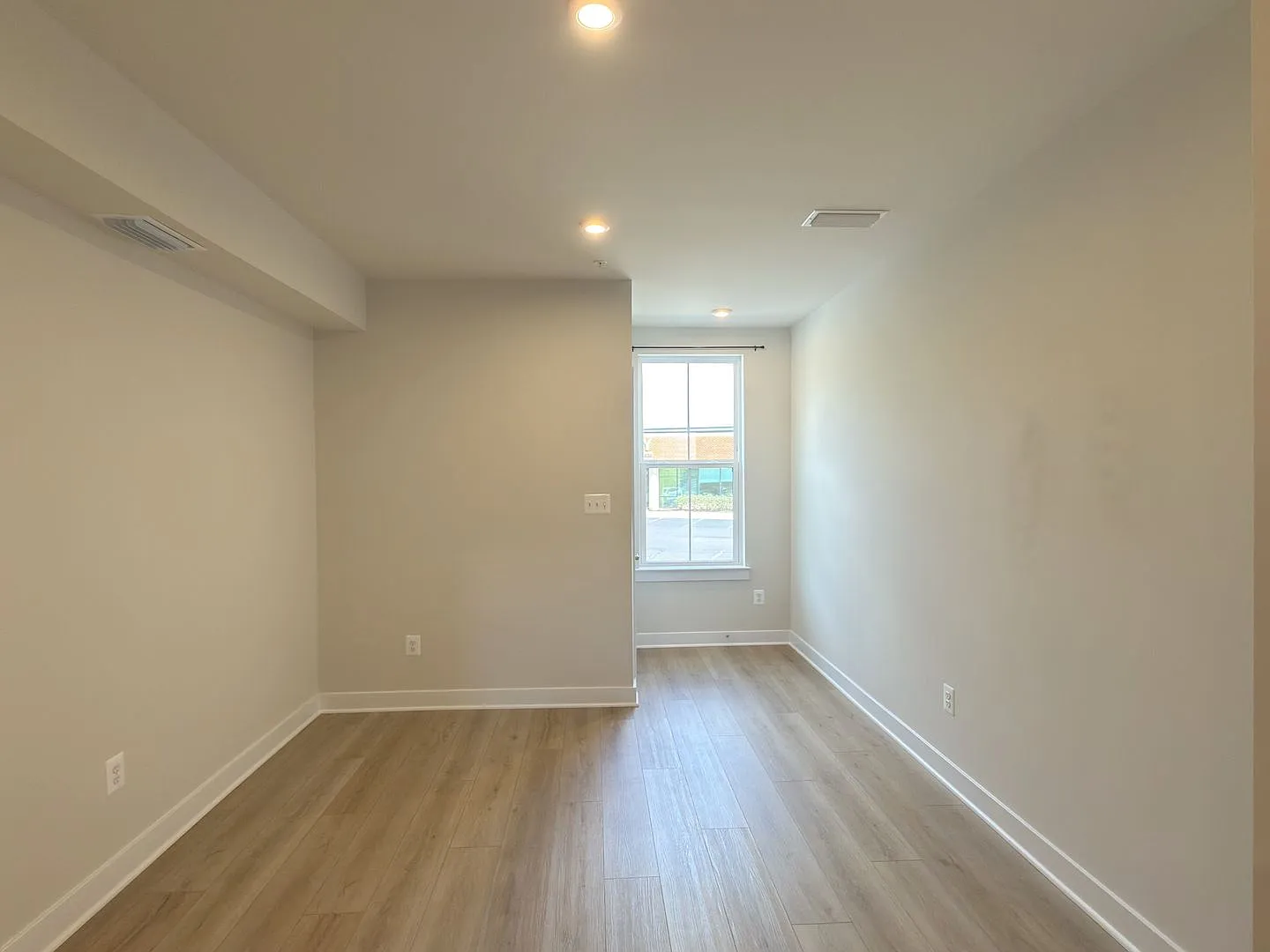 3 Bed 2.5 Bath Townhouse For Rent in Chantilly Virginia — Photo 3