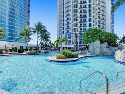 18001 Collins Ave #603, North Miami Beach, FL, 33160