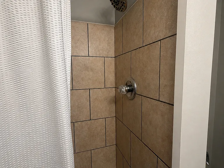114 Main St #1R — Photo 7