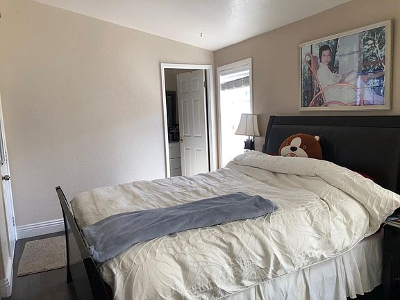 5th image of 165 Blossom Way #140