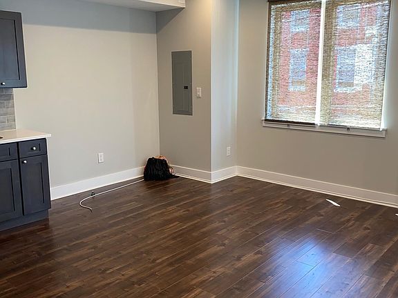 4th image of 1419 N Franklin St #3A
