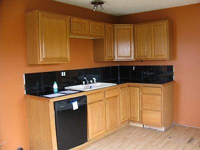 4th image of 1895 Grandview Dr